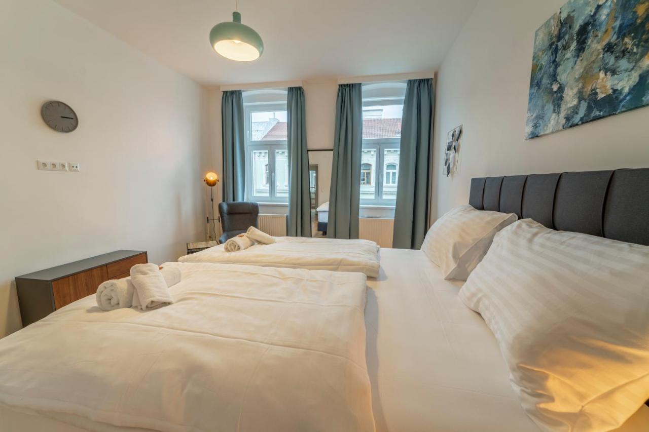 Josef's I Maxi I Near Uno, Vic Appartement