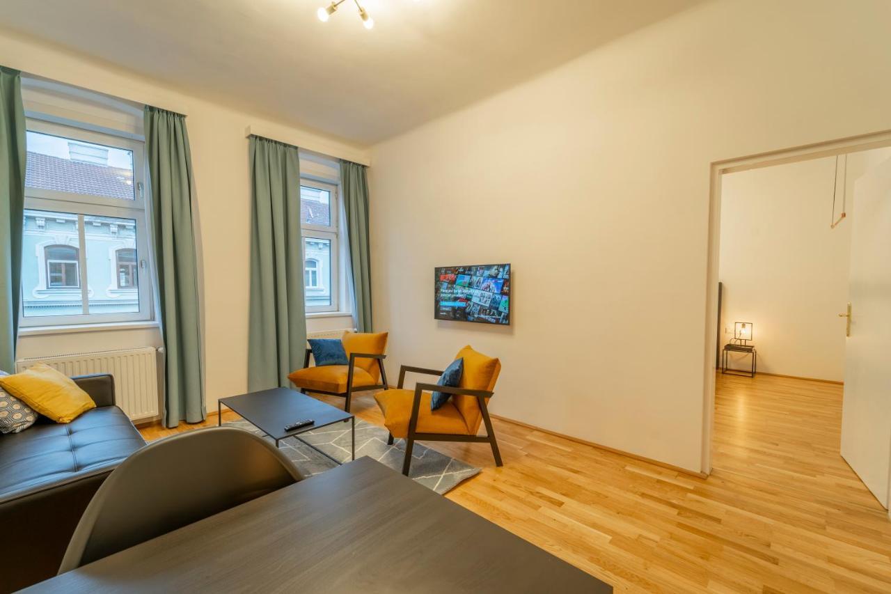 Josef's I Maxi I Near Uno, Vic Apartamento