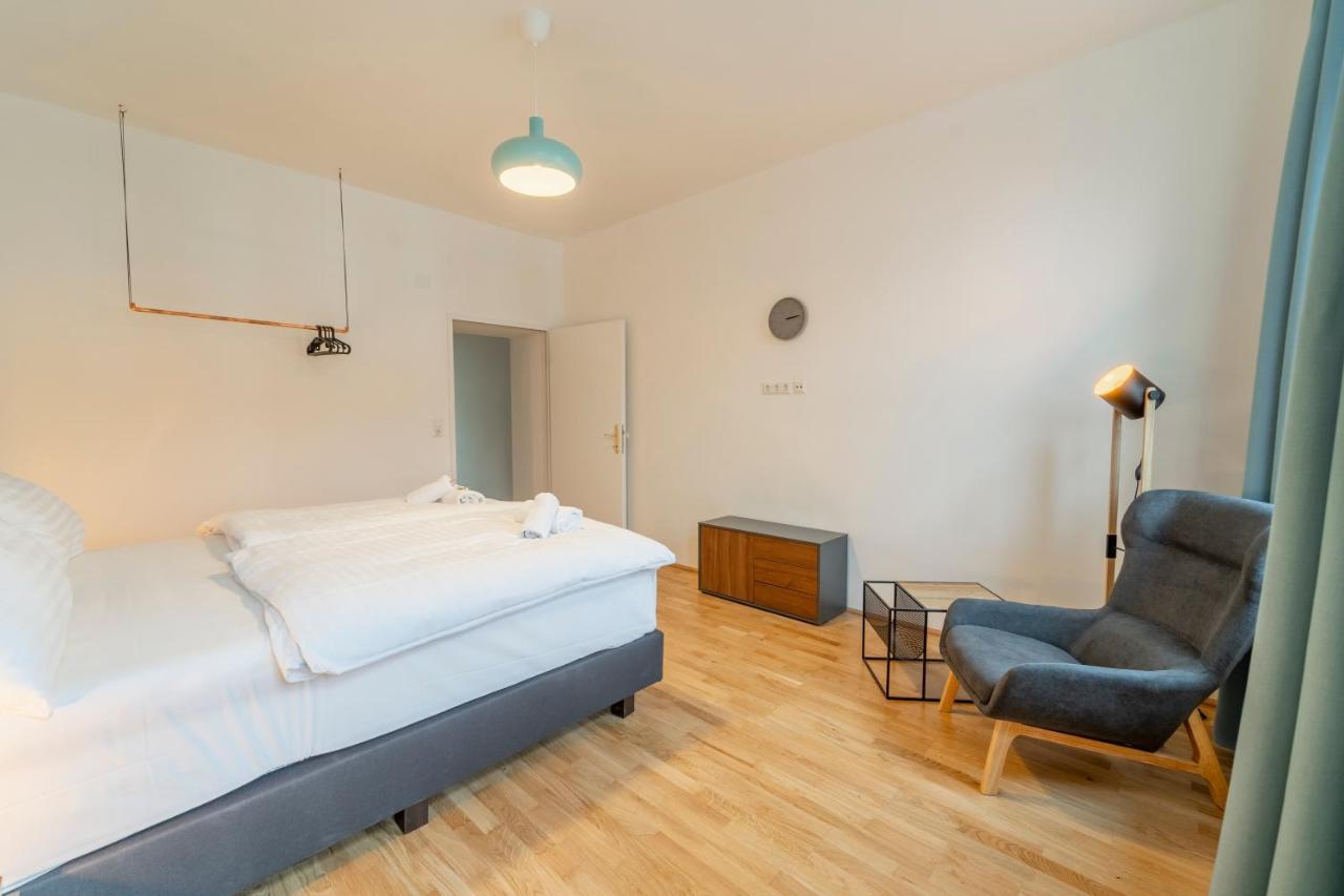 Josef's I Maxi I Near Uno, Vic Appartement